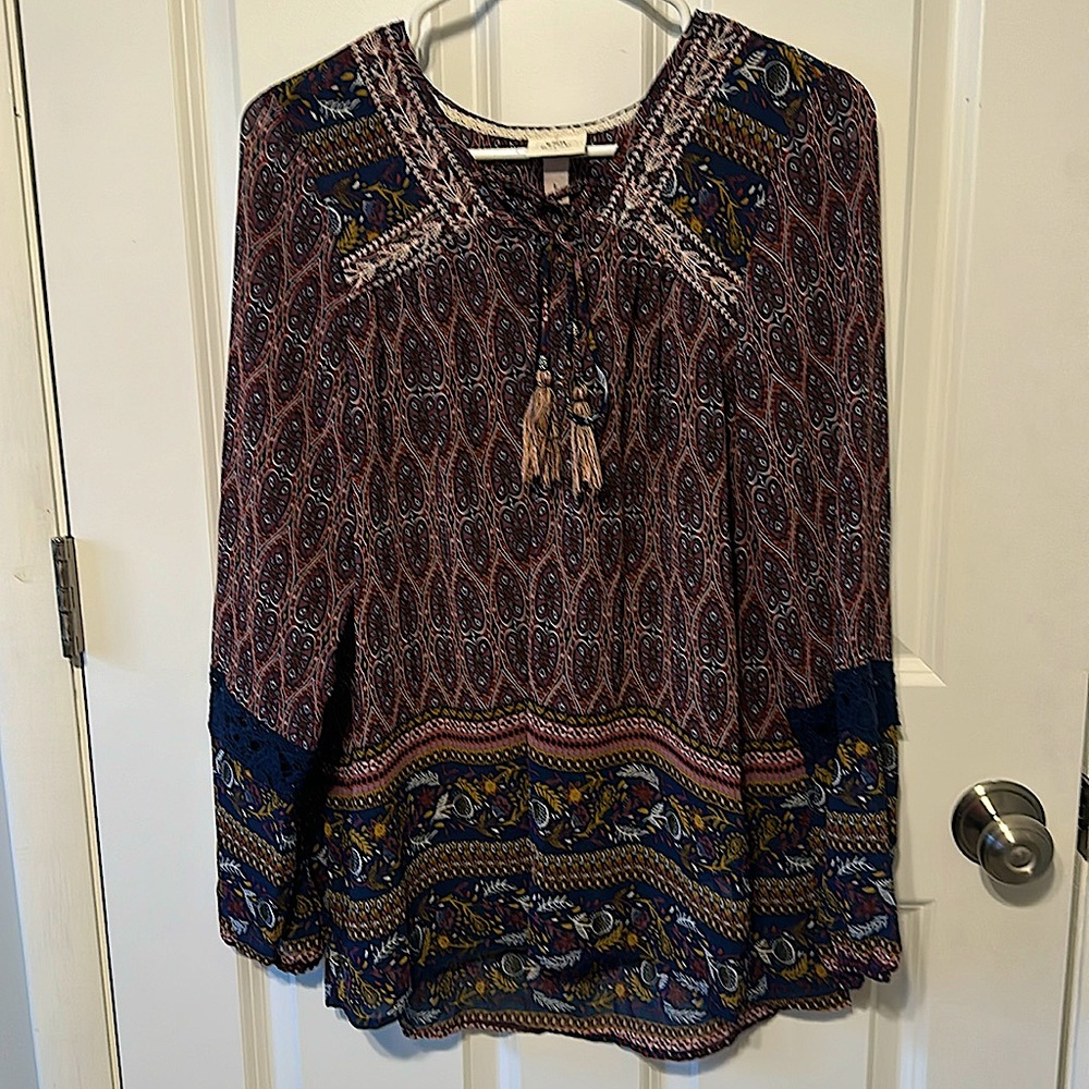 Knox Rose size Large blouse. Like new. Worn once.